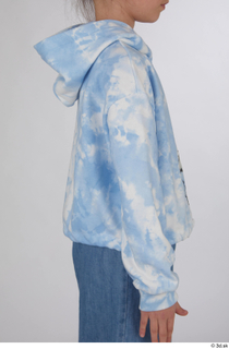 Doroteya arm blue hoodie casual dressed sleeve upper body 0006.jpg